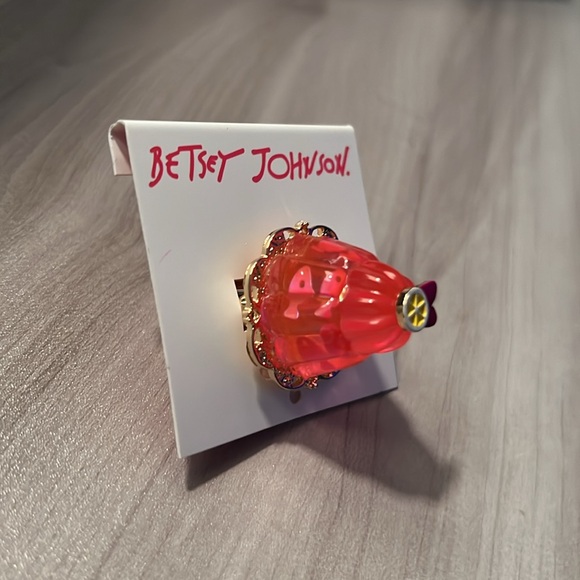 Betsey Johnson Jelly Cake Adjustable Ring - Picture 5 of 5